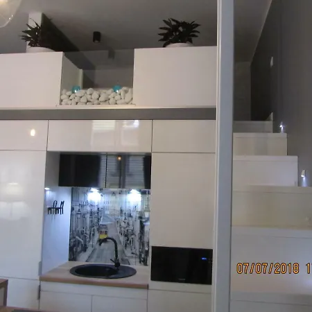 Karkonoskie Noce I Dnie דירה