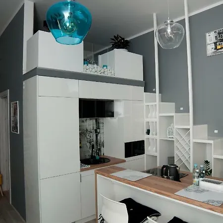 Karkonoskie Noce I Dnie * ילנייה גורה