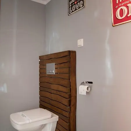 Karkonoskie Noce I Dnie דירה